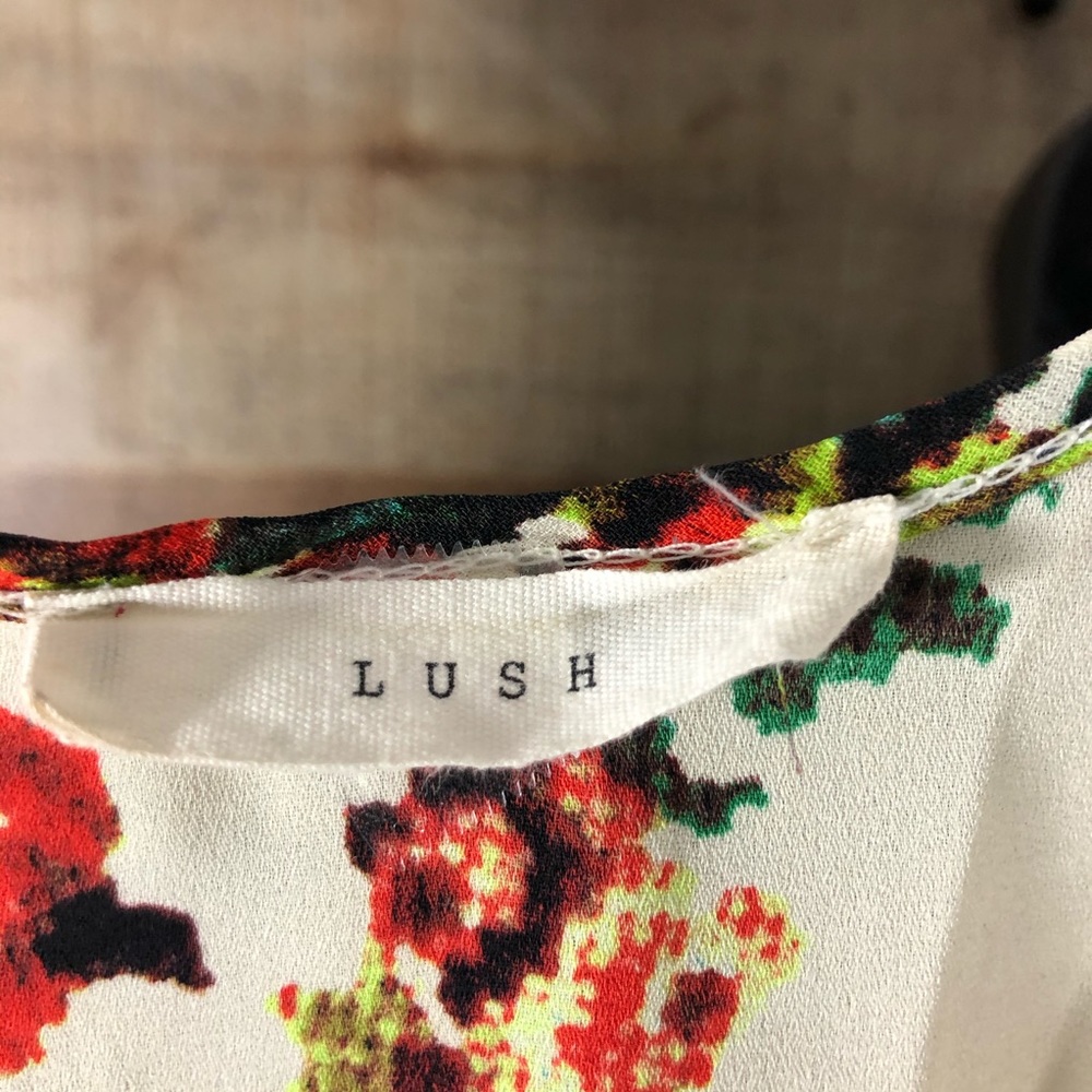 Lush • Floral Tank - Picture 3 of 3